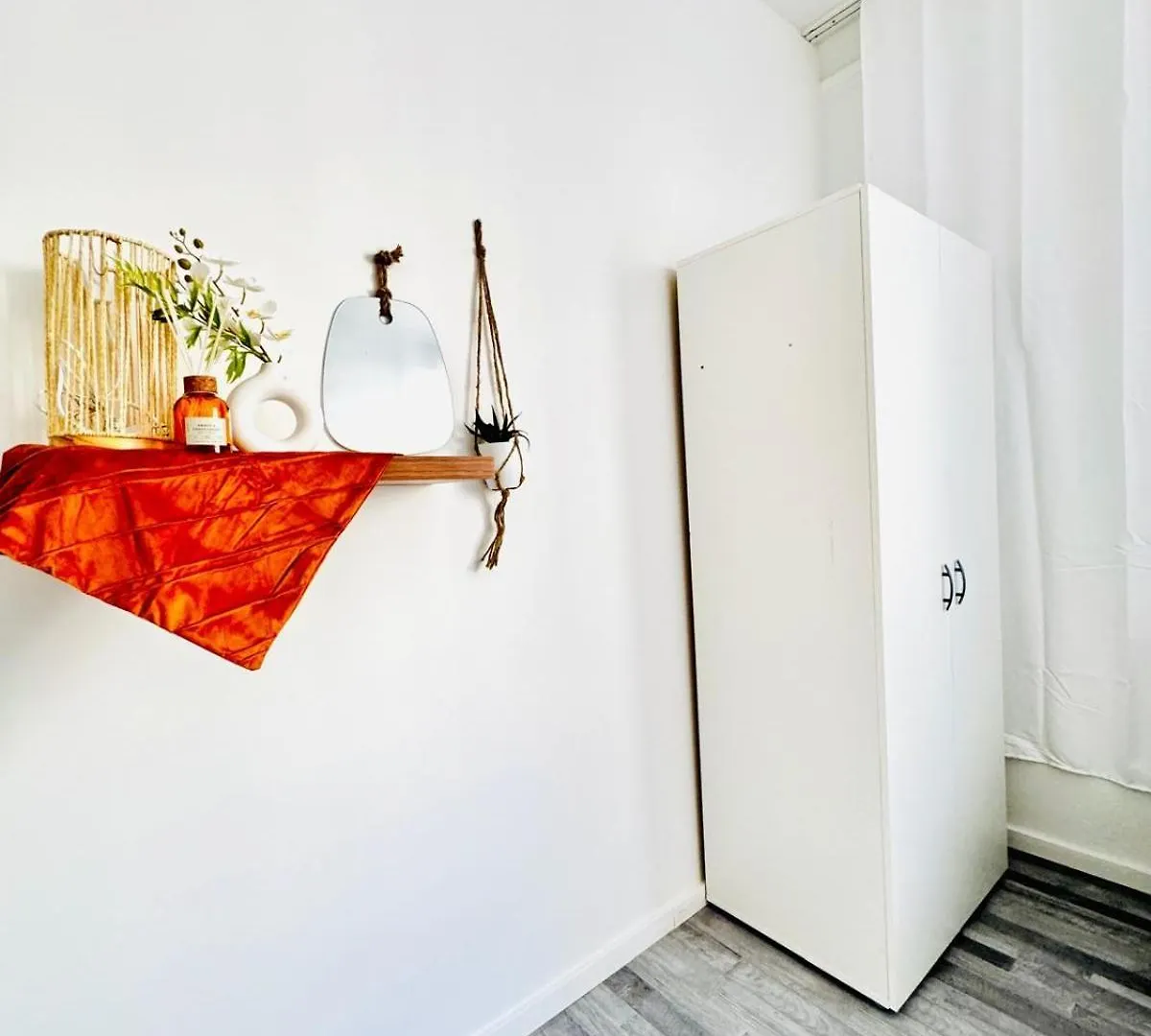 Very Spacious Apartment For Up To 7P With Great Location Vienna