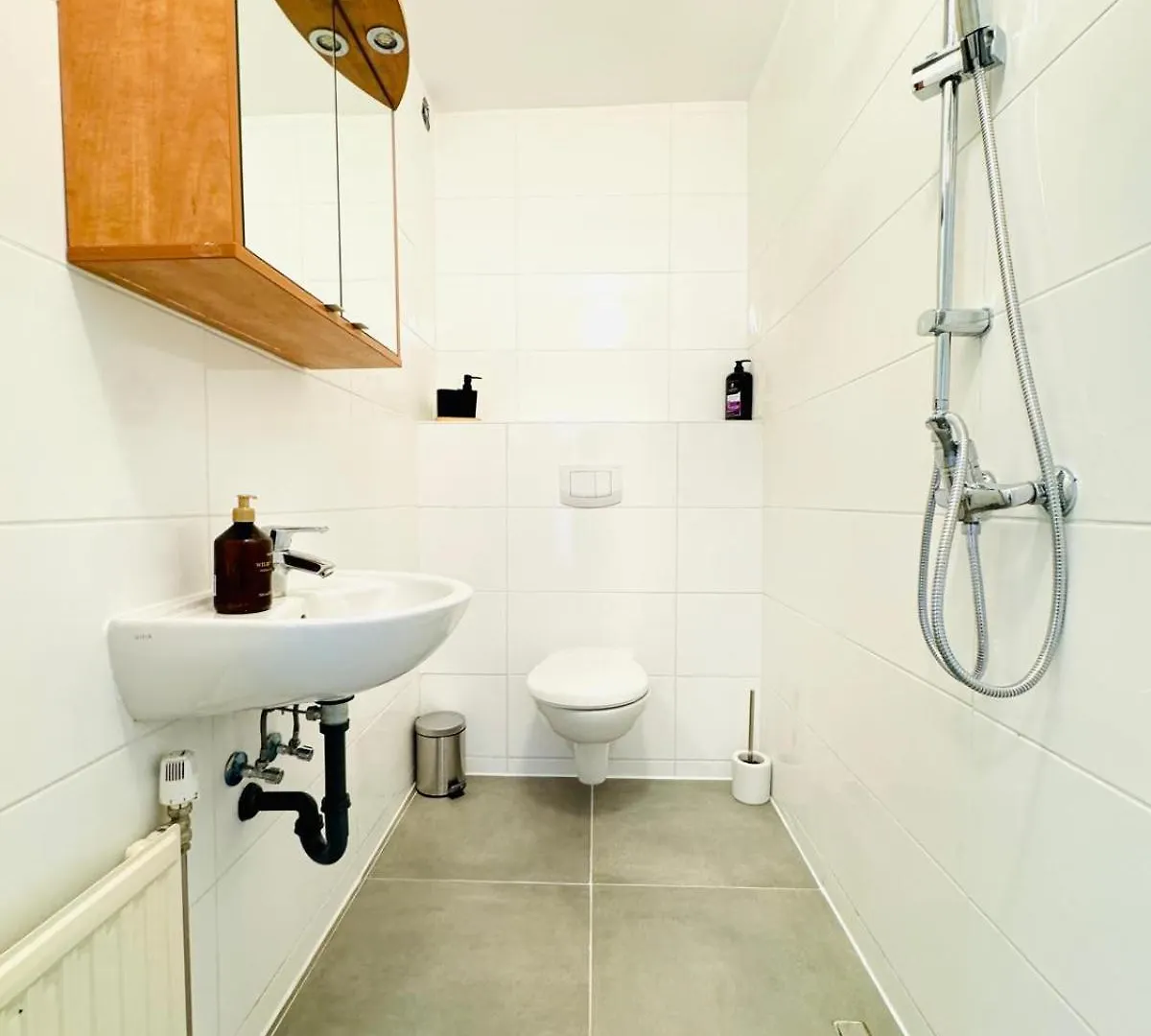 Very Spacious Apartment For Up To 7P With Great Location Vienna