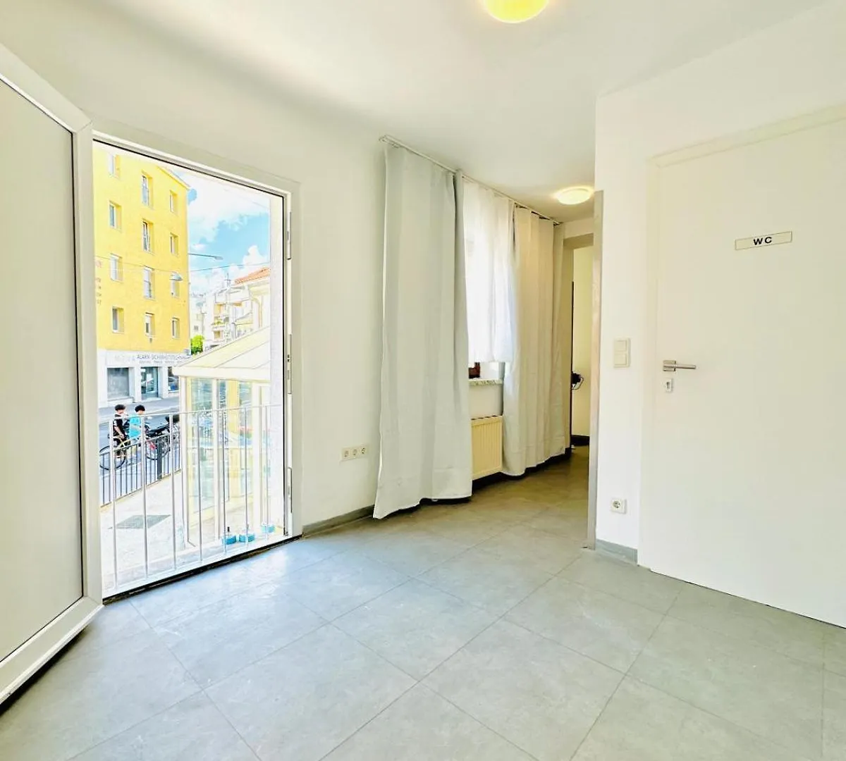Very Spacious Apartment For Up To 7P With Great Location Vienna