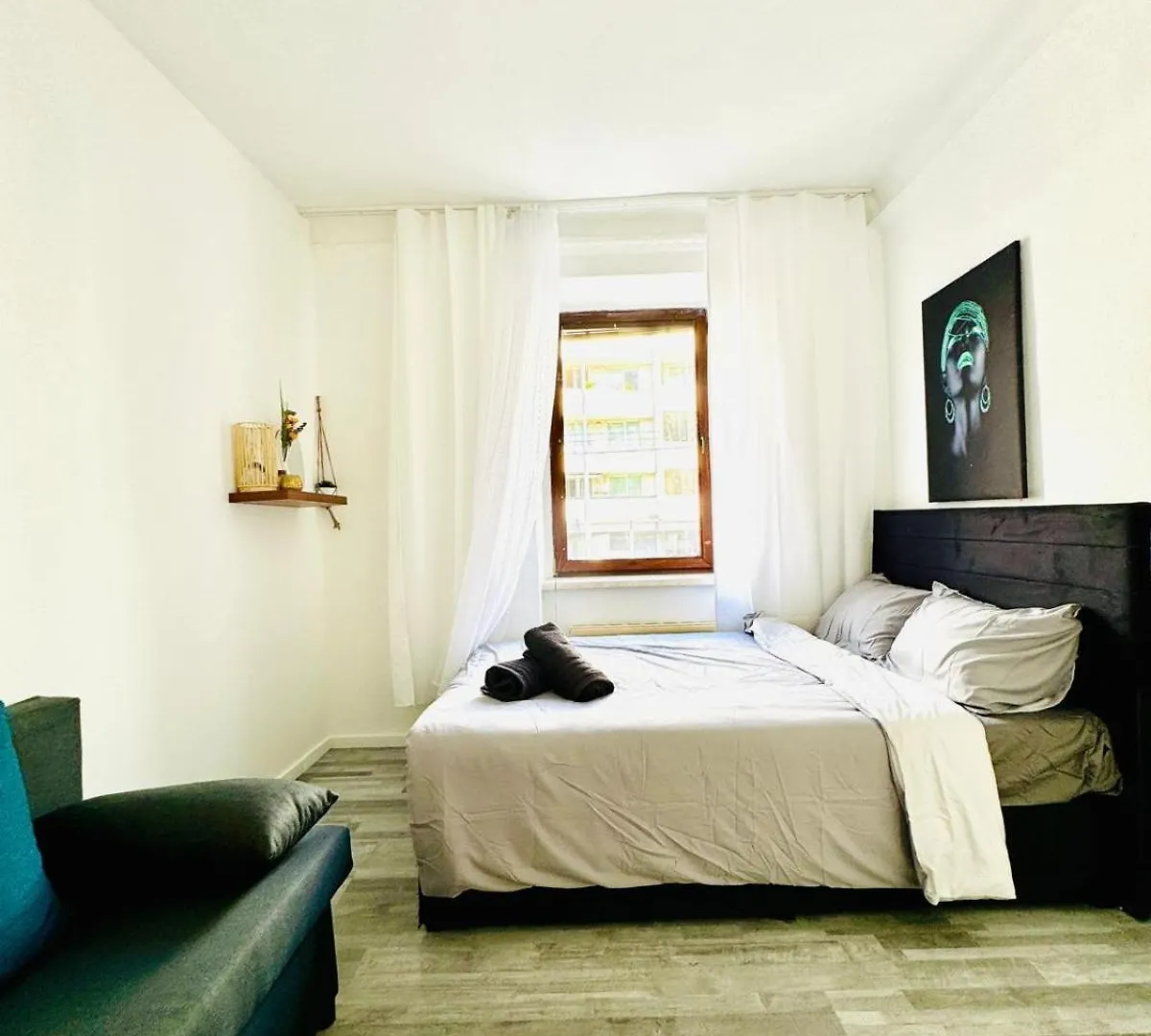 Very Spacious Apartment For Up To 7P With Great Location Vienna